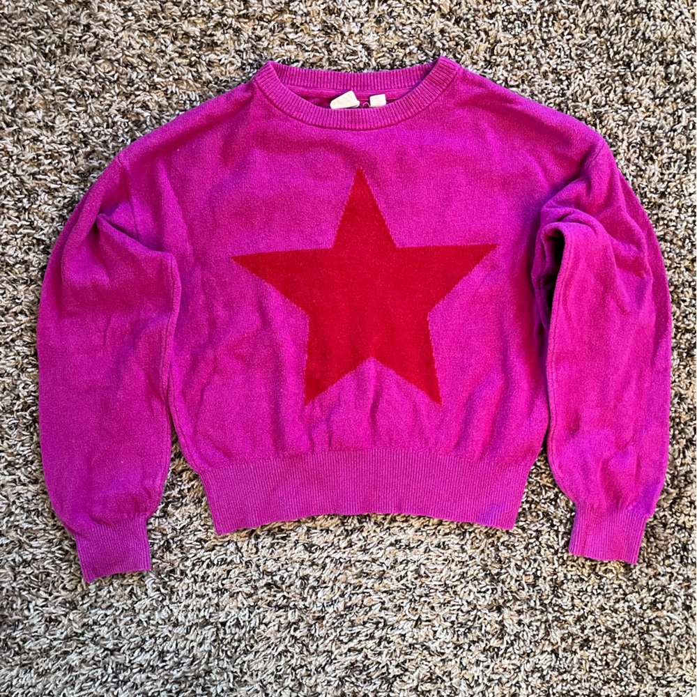 GAP Kids Fuchsia Sweater with Bold Red Star‎ – Size Medium